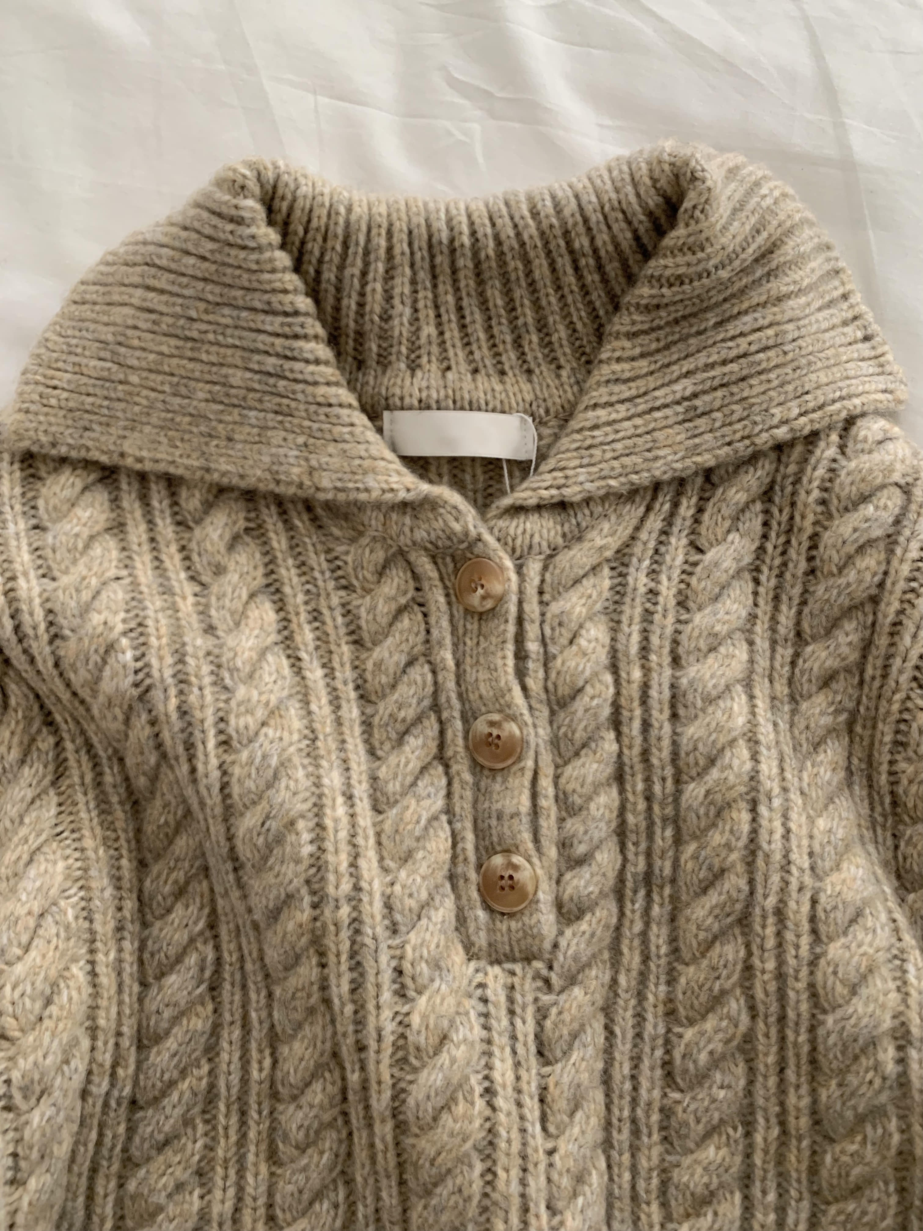 cable collar knit
